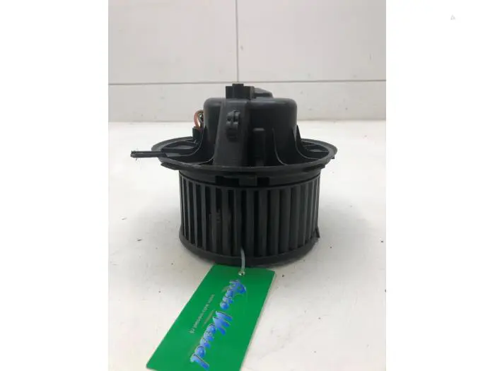 Heating and ventilation fan motor Volkswagen Passat