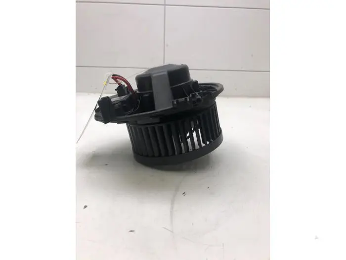 Heating and ventilation fan motor Volkswagen Passat