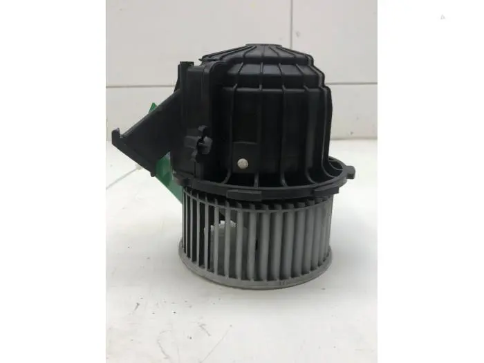 Heating and ventilation fan motor Audi Q5