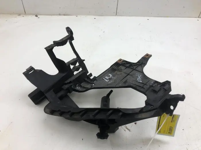 Headlight frame, left Audi A4