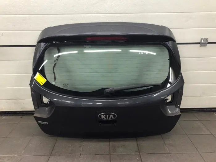 Tailgate Kia Rio