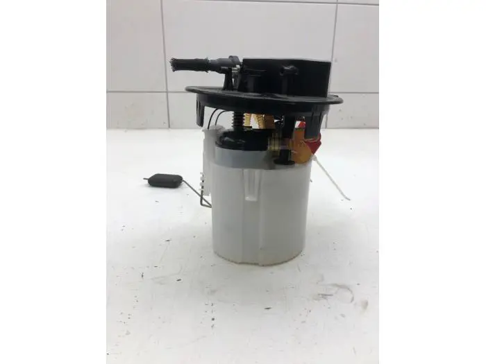 Electric fuel pump Opel Astra