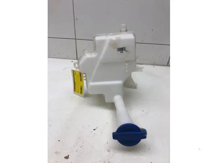 Front windscreen washer reservoir Kia Rio