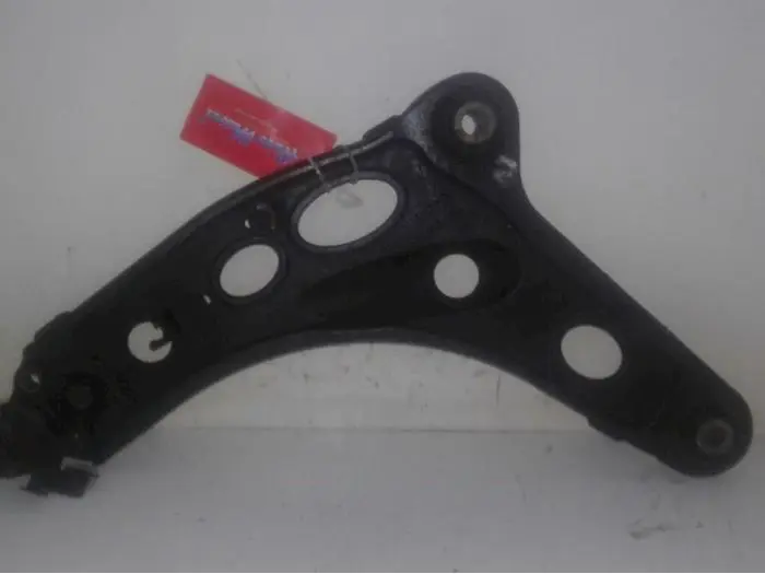 Front wishbone, left Opel Vivaro