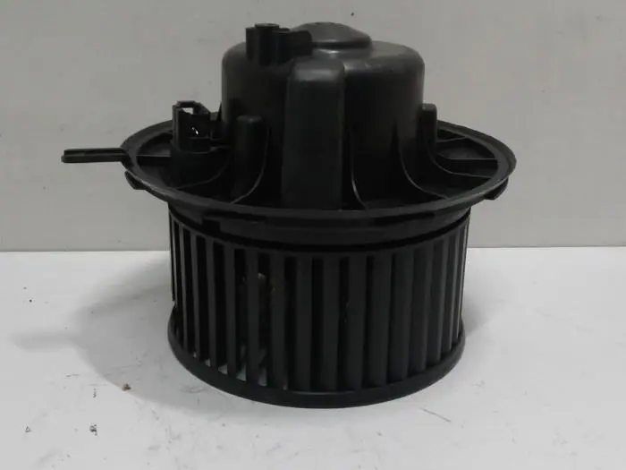 Heating and ventilation fan motor Volkswagen Caddy