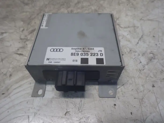 Radio amplifier Audi A4