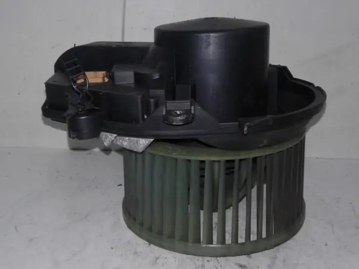 Heating and ventilation fan motor Volkswagen Passat