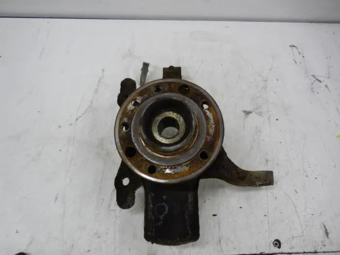 Knuckle, front left Opel Zafira B 05-