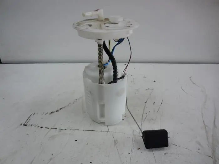 Electric fuel pump Suzuki Swift