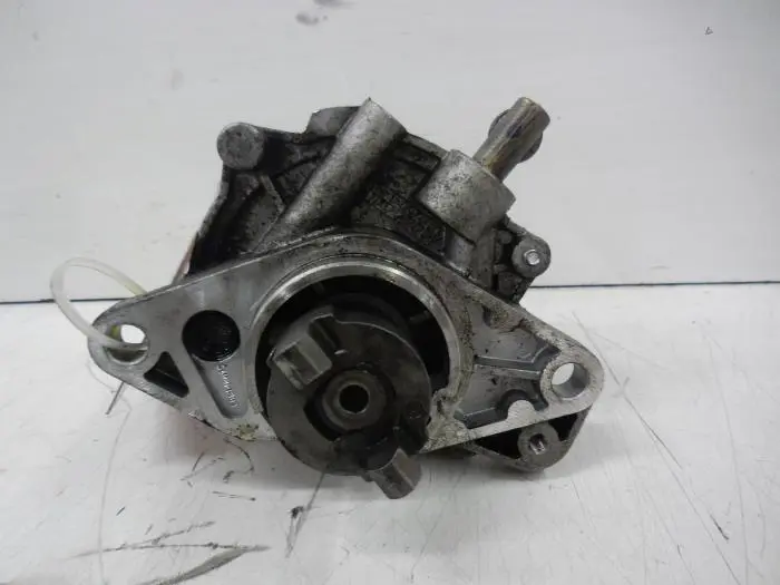 Vacuum pump (diesel) Opel Corsa