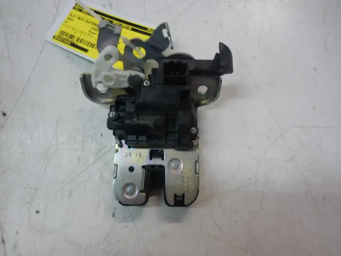 Tailgate lock mechanism Audi Q7
