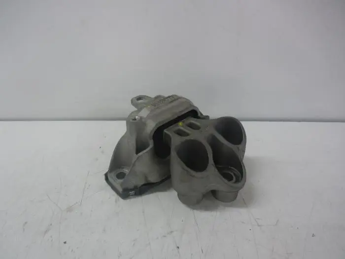 Engine mount Chevrolet Trax