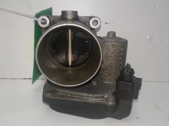 Throttle body Volkswagen Passat