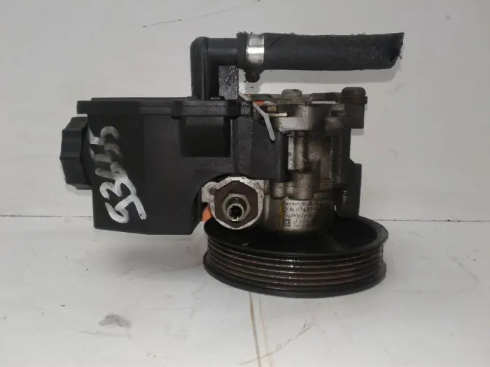 Power steering pump Mercedes C-Klasse