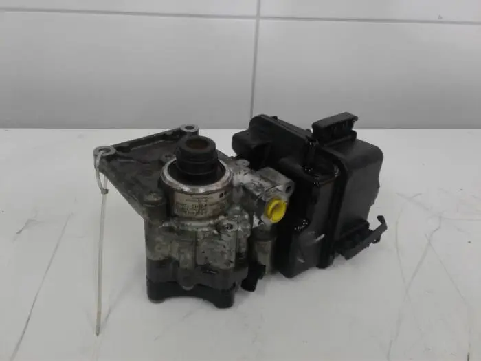 Power steering pump Mercedes Sprinter